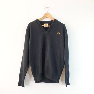 Black V Neck Sweater Mens‎ Large Logo Simple Basic Dark Minimalist A+